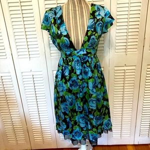 EUC Free People deep V 100% silk floral dress black, blue & green size 6